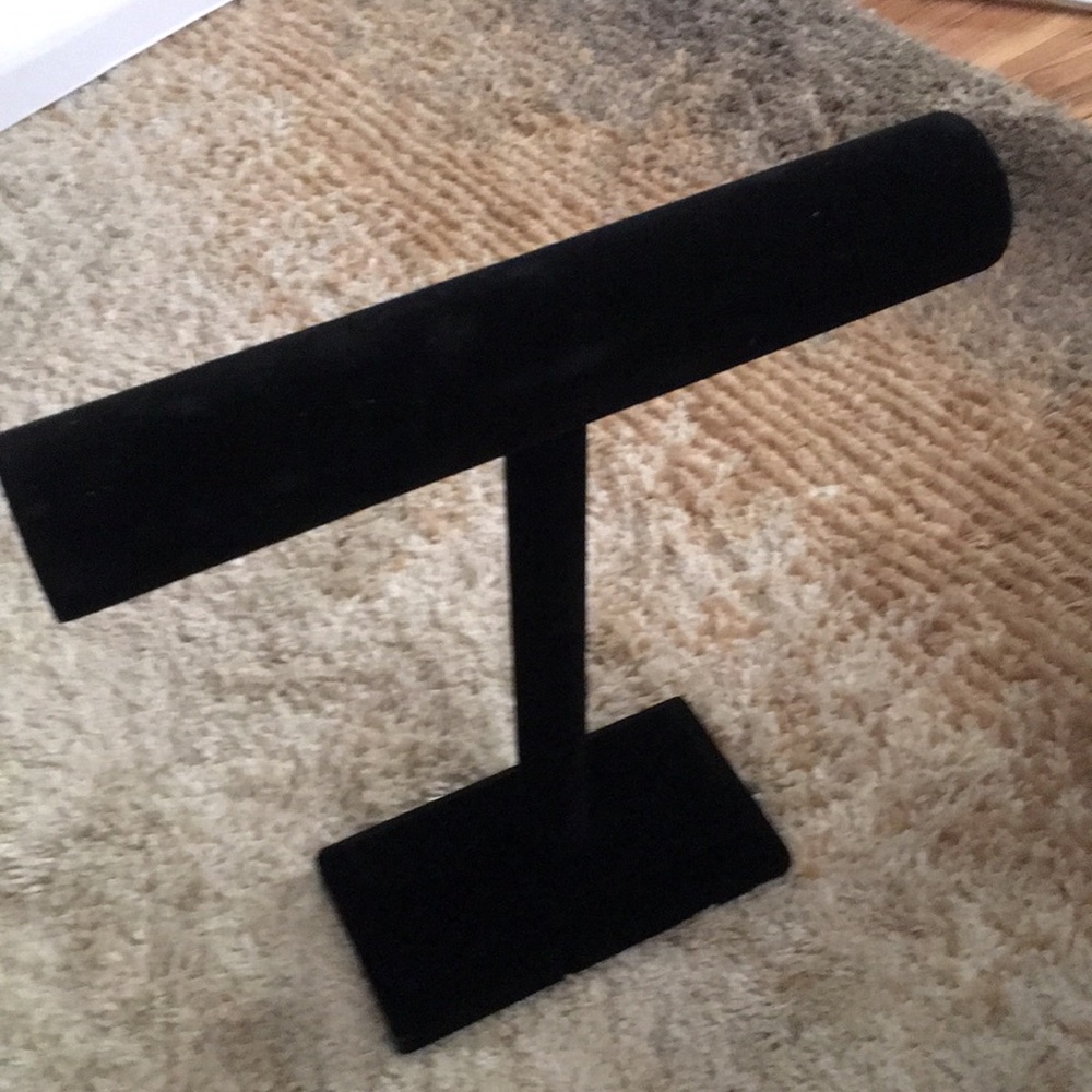 Velvet jewelry holder